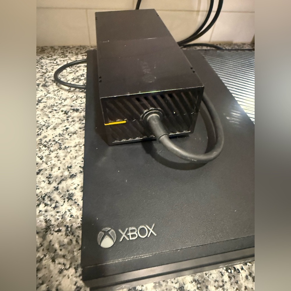 XBOX One Gaming Console - Picture 7 of 10